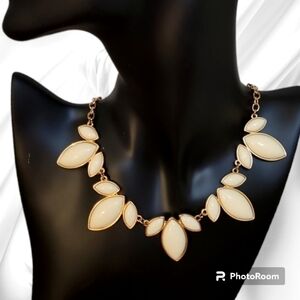 3/$30 CATO Cream Marquis Bib Necklace